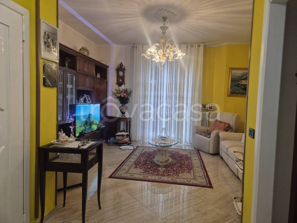 appartamento in vendita a Reggio nell'Emilia in zona Orologio