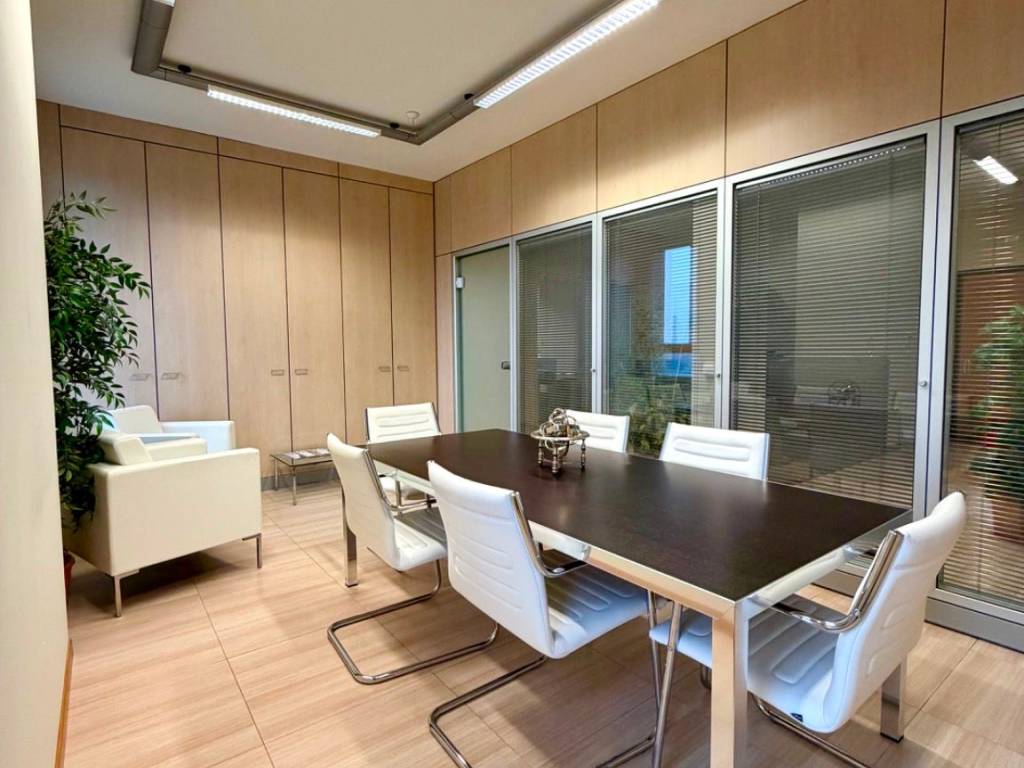 ufficio in vendita a Reggio nell'Emilia