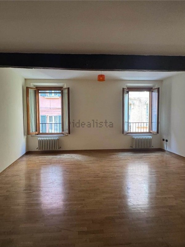 appartamento in vendita a Reggio nell'Emilia in zona Città Storica