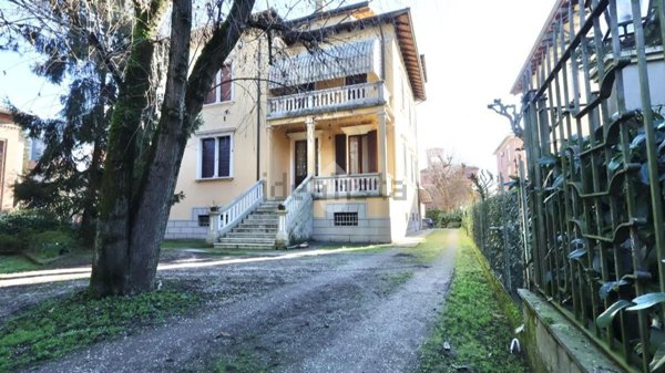 appartamento in vendita a Reggio nell'Emilia in zona Città Storica