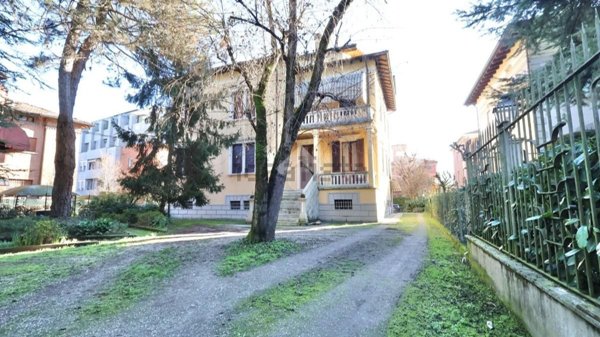 appartamento in vendita a Reggio nell'Emilia in zona Città Storica