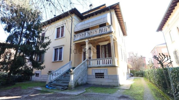 appartamento in vendita a Reggio nell'Emilia in zona Città Storica