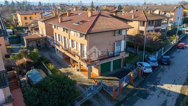 casa indipendente in vendita a Reggio nell'Emilia in zona Coviolo