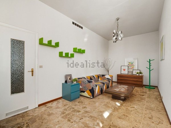 appartamento in vendita a Reggio nell'Emilia in zona Città Storica