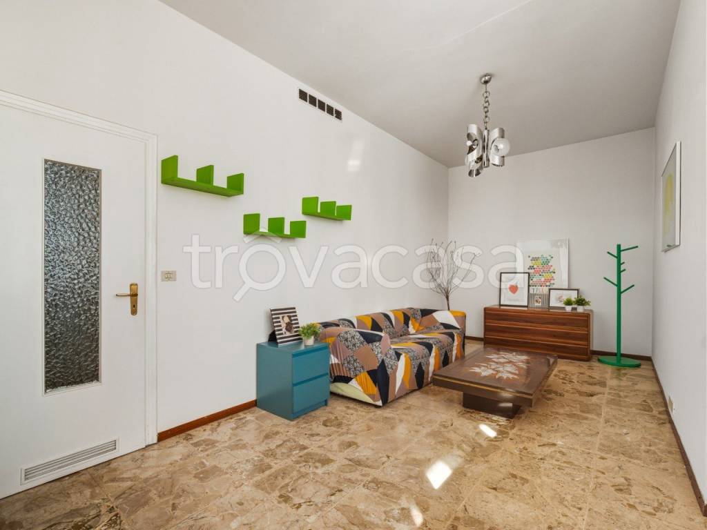 appartamento in vendita a Reggio nell'Emilia in zona Città Storica