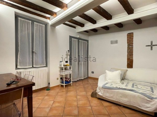 appartamento in vendita a Reggio nell'Emilia in zona Città Storica