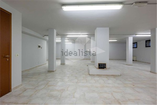 locale di sgombero in vendita a Reggio nell'Emilia