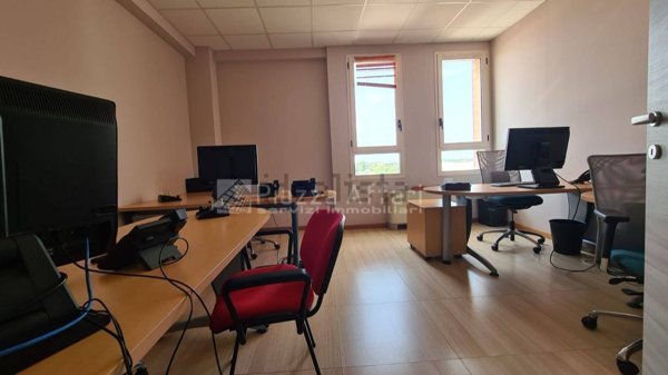 ufficio in vendita a Reggio nell'Emilia in zona Mancasale