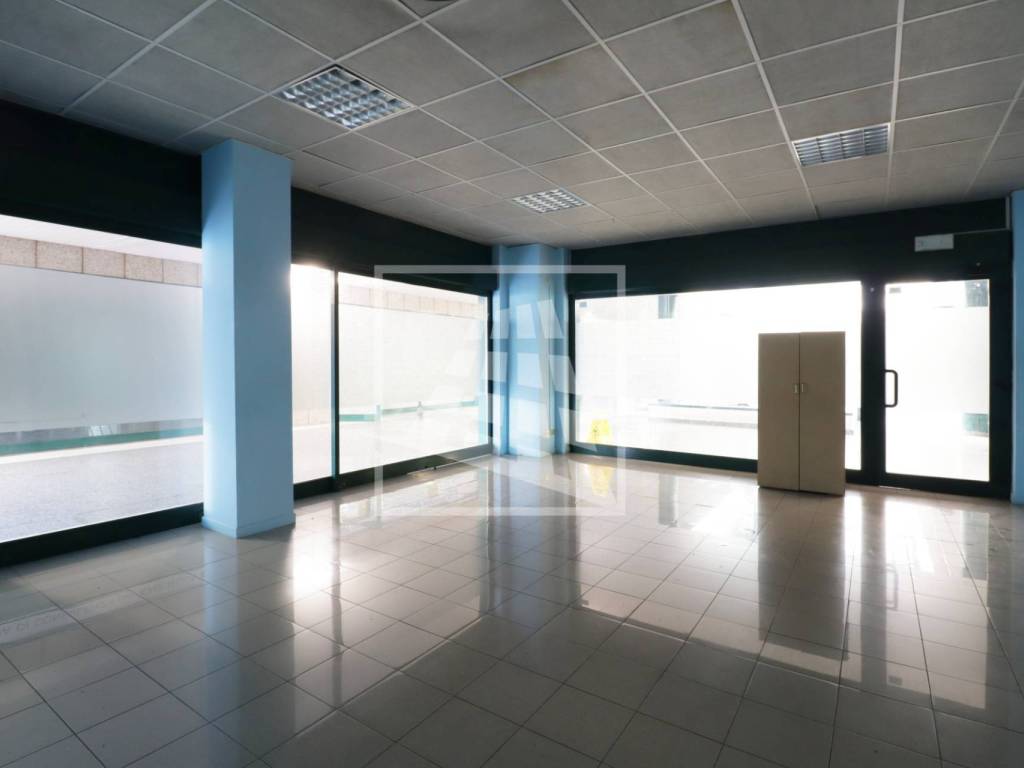 negozio in vendita a Reggio nell'Emilia