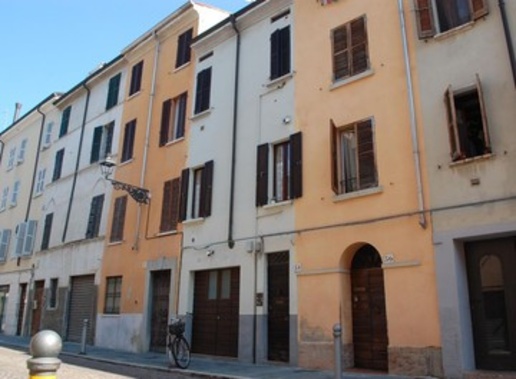 appartamento in vendita a Reggio nell'Emilia in zona Città Storica