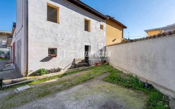 casa indipendente in vendita a Reggio nell'Emilia in zona Roncocesi