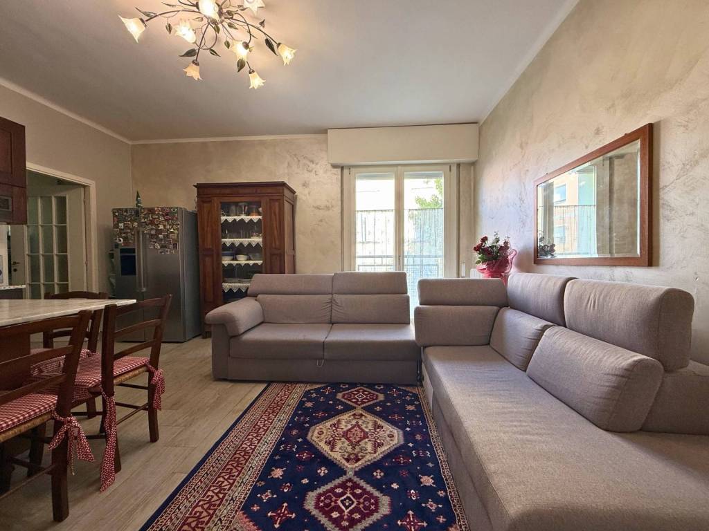 appartamento in vendita a Reggio nell'Emilia in zona Città Storica