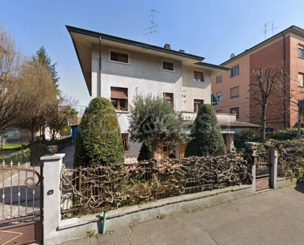 casa indipendente in vendita a Reggio nell'Emilia in zona Carrozzone