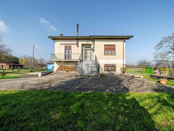 casa indipendente in vendita a Reggio nell'Emilia in zona Cadè / Gaida