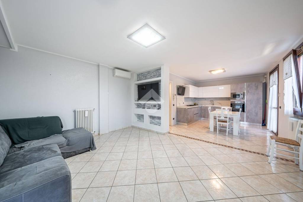 appartamento in vendita a Reggio nell'Emilia in zona Buco del Signore