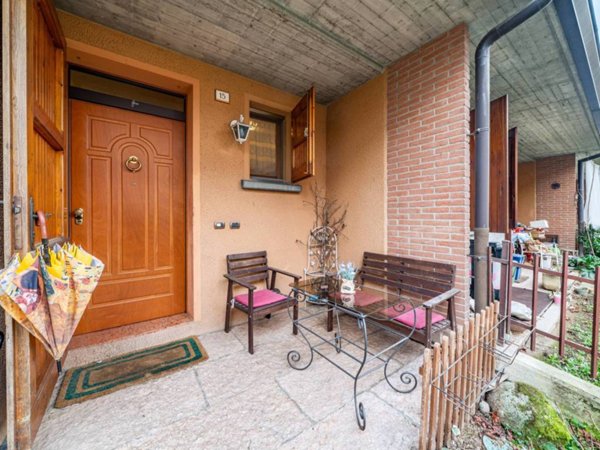 casa indipendente in vendita a Reggio nell'Emilia in zona Rivalta