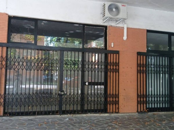 negozio in vendita a Reggio nell'Emilia in zona Città Storica