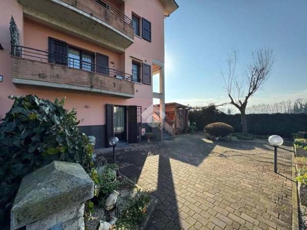 casa indipendente in vendita a Reggio nell'Emilia in zona Cadè / Gaida