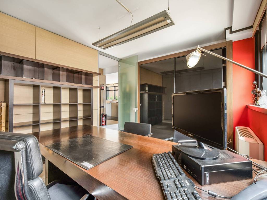 intera palazzina in vendita a Reggio nell'Emilia in zona Città Storica