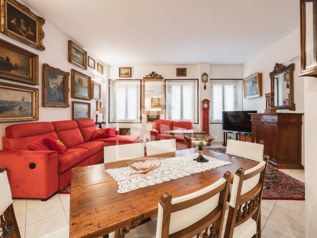 appartamento in vendita a Reggio nell'Emilia in zona Città Storica