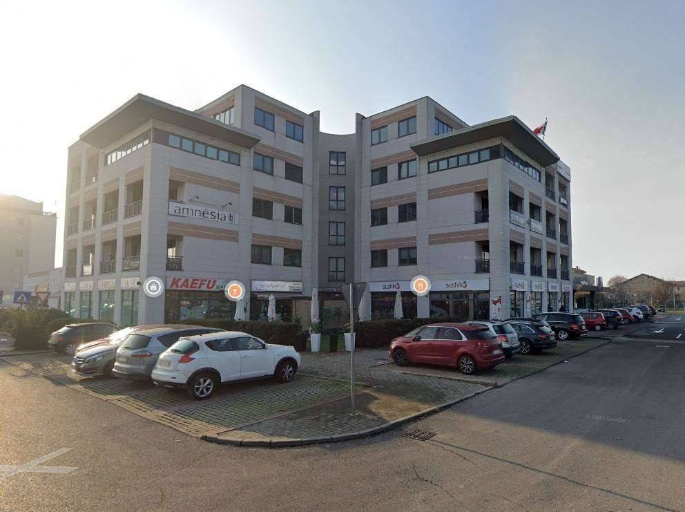ufficio in vendita a Reggio nell'Emilia in zona Pieve Modolena