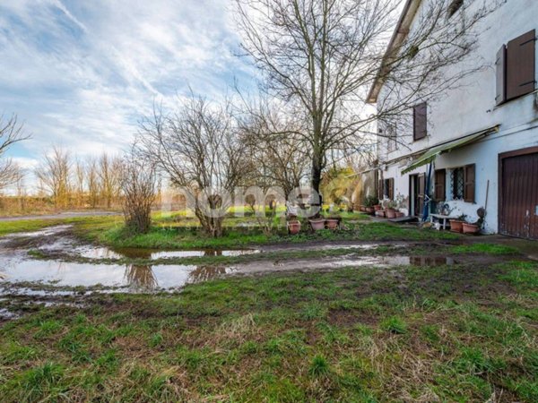 casa indipendente in vendita a Reggio nell'Emilia