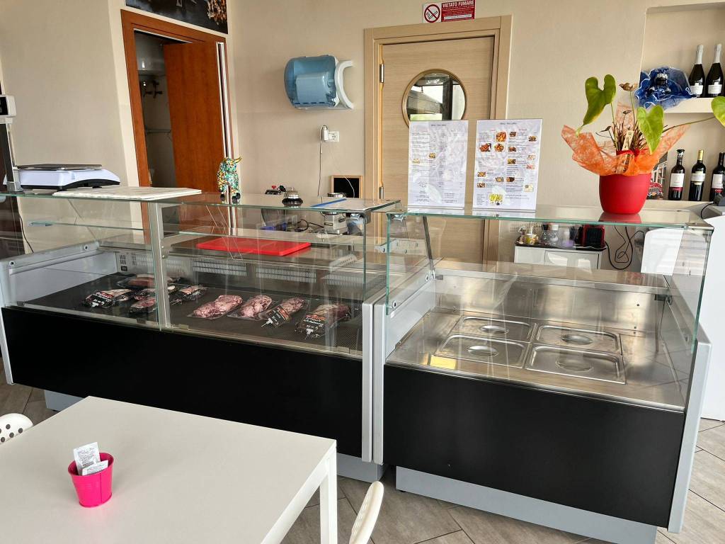 negozio in vendita a Reggio nell'Emilia