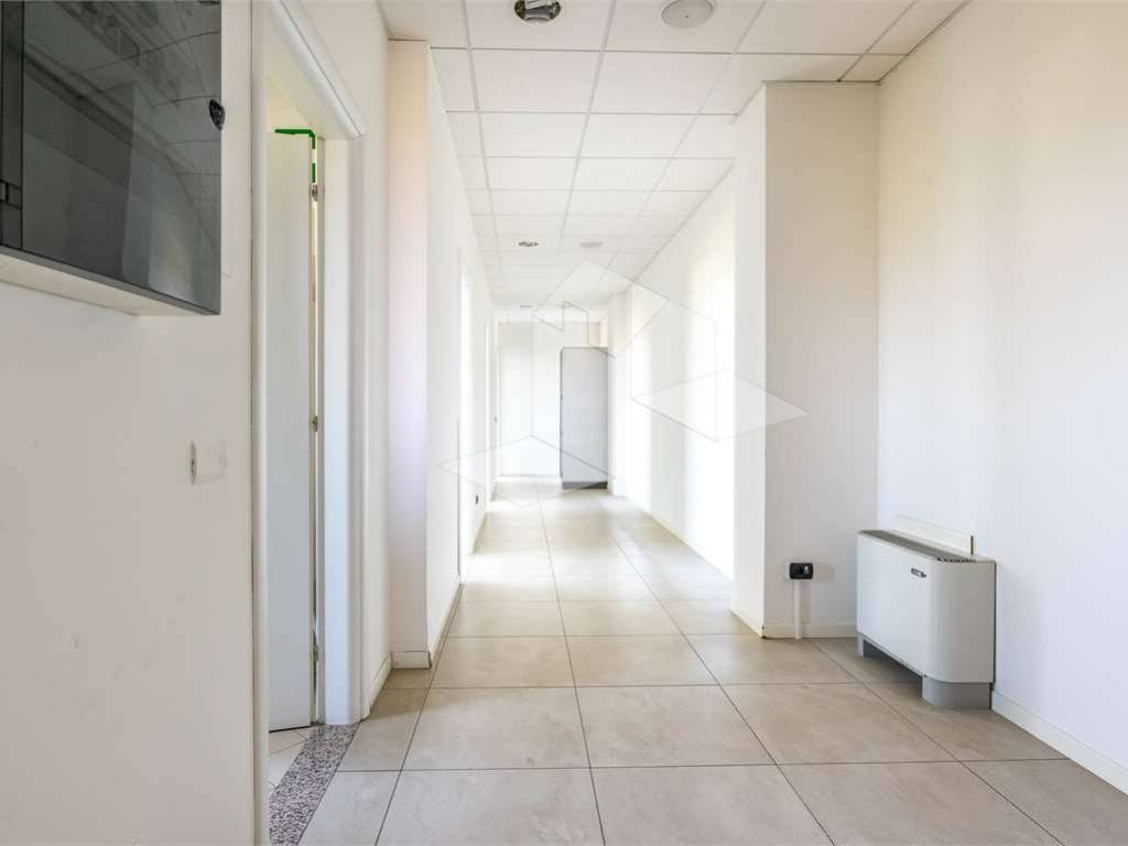 ufficio in vendita a Reggio nell'Emilia in zona San Maurizio