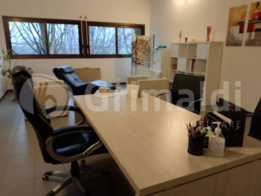 ufficio in vendita a Reggio nell'Emilia