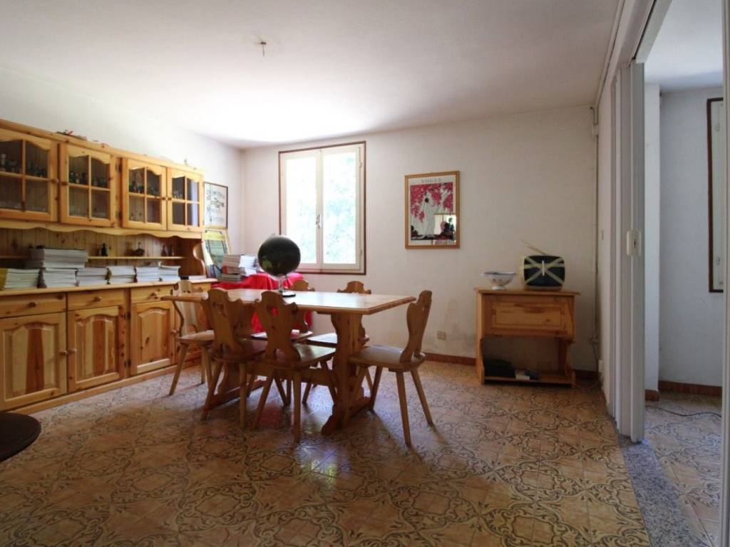 casa indipendente in vendita a Reggio nell'Emilia in zona Città Storica