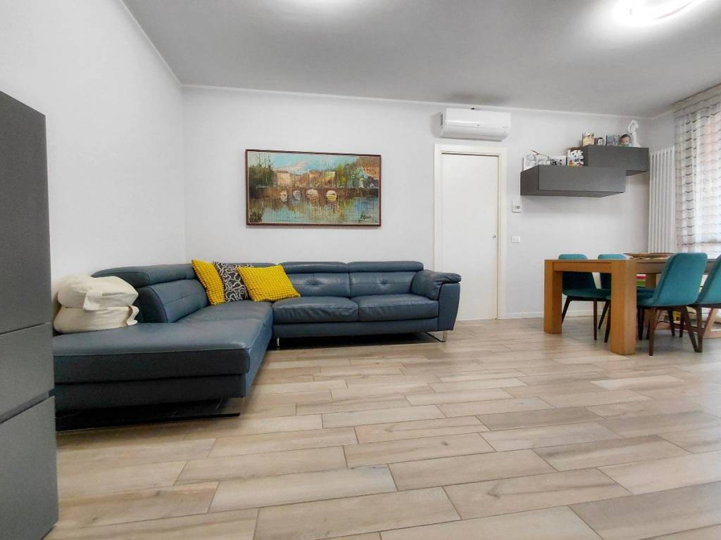 appartamento in vendita a Reggio nell'Emilia in zona Compagnoni / Migliolungo