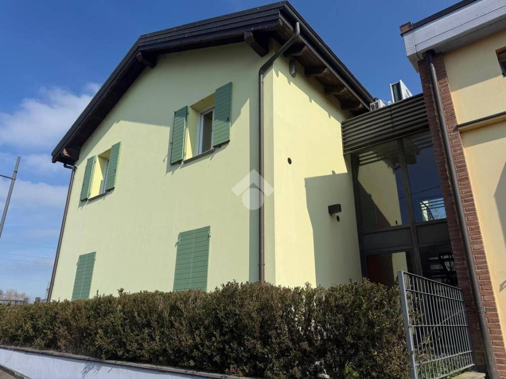 appartamento in vendita a Reggio nell'Emilia in zona Codemondo