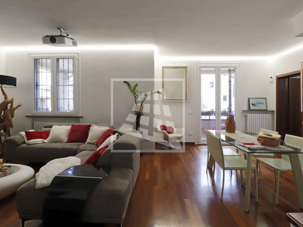 casa indipendente in vendita a Reggio nell'Emilia in zona Rivalta