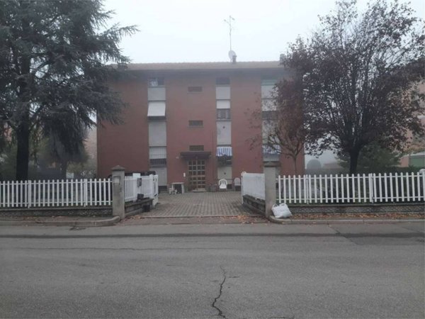 casa indipendente in vendita a Reggio nell'Emilia in zona Città Storica