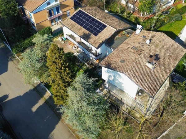 casa indipendente in vendita a Reggio nell'Emilia in zona Regina Pacis