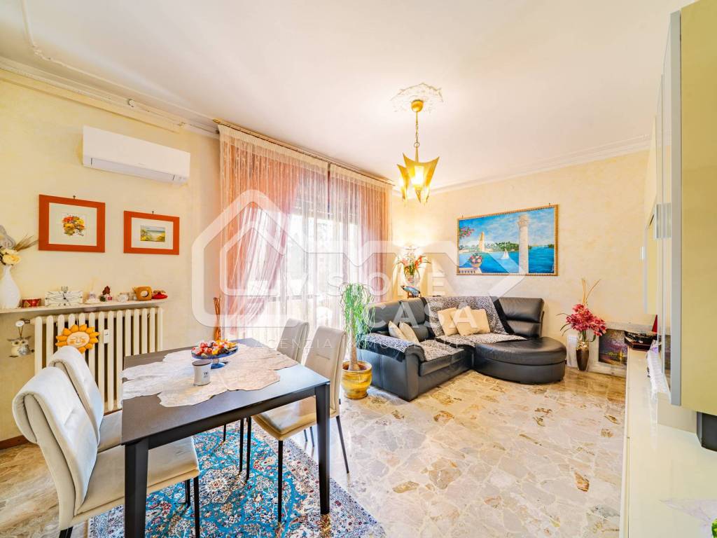 appartamento in vendita a Reggio nell'Emilia in zona Pieve Modolena