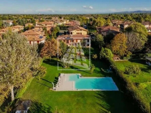 casa indipendente in vendita a Reggio nell'Emilia in zona Rivalta