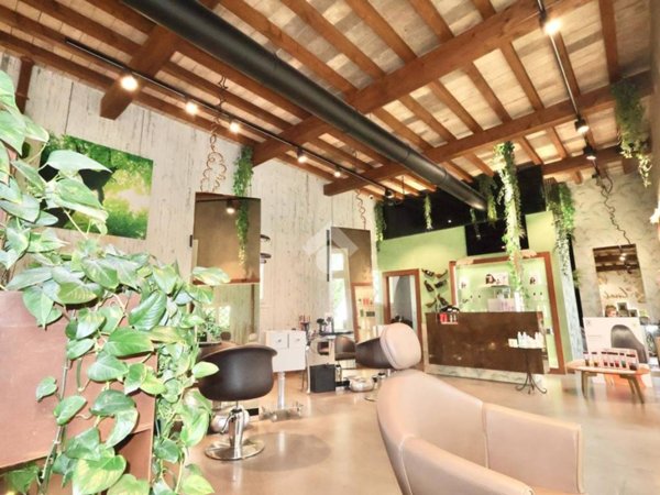 negozio in vendita a Reggio nell'Emilia