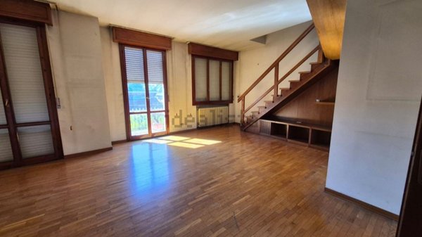 appartamento in vendita a Reggio nell'Emilia in zona Ospizio