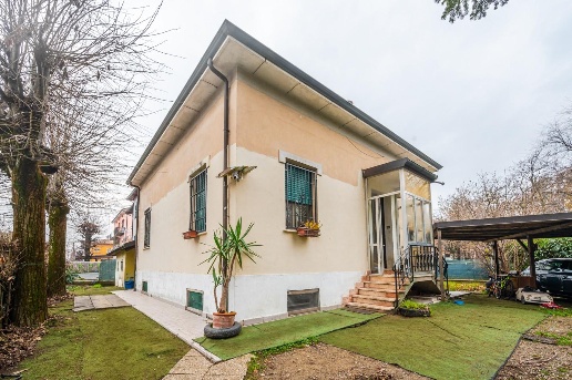 casa indipendente in vendita a Reggio nell'Emilia in zona Coviolo