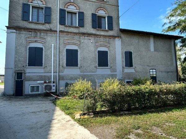 casa indipendente in vendita a Reggio nell'Emilia in zona Cadè / Gaida