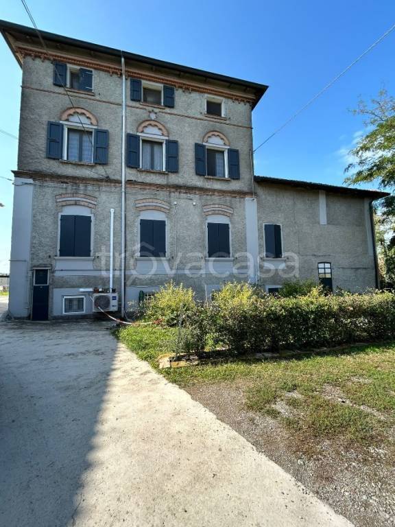 casa indipendente in vendita a Reggio nell'Emilia in zona Cadè / Gaida