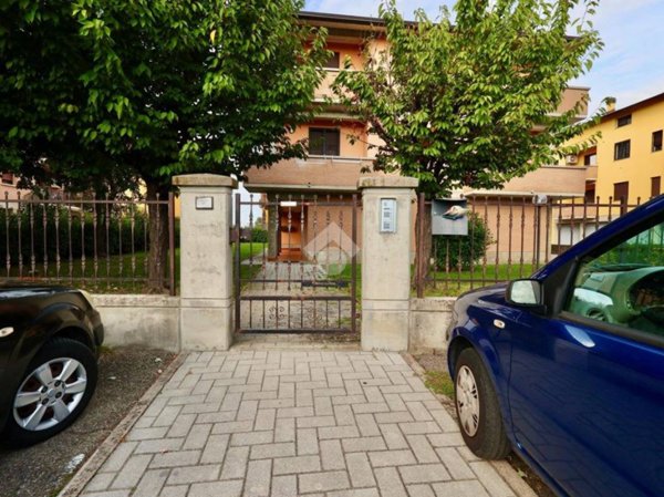 appartamento in vendita a Reggio nell'Emilia in zona Roncocesi