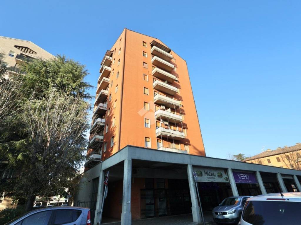 appartamento in vendita a Reggio nell'Emilia in zona Città Storica