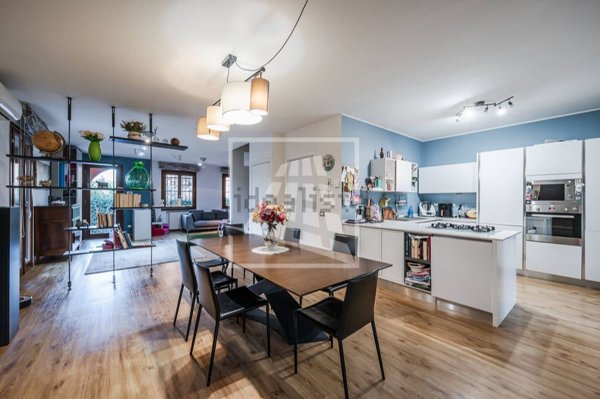 casa indipendente in vendita a Reggio nell'Emilia