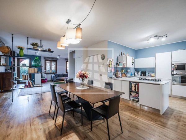 casa indipendente in vendita a Reggio nell'Emilia in zona Città Storica