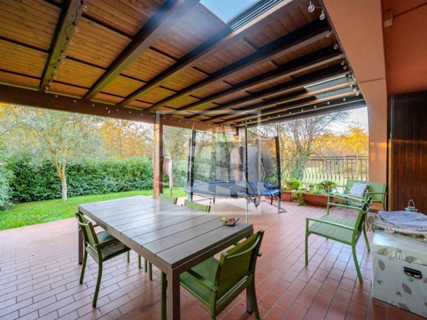 casa indipendente in vendita a Reggio nell'Emilia in zona Città Storica