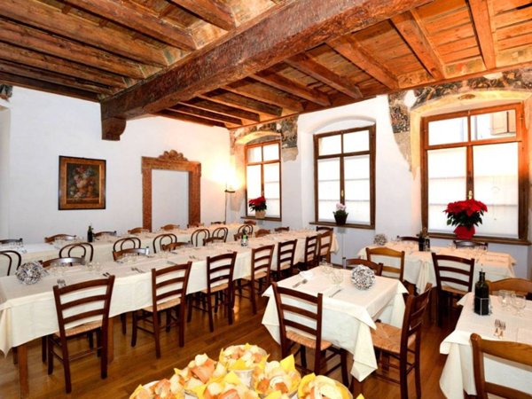 negozio in vendita a Reggio nell'Emilia in zona Città Storica