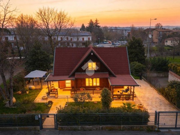 casa indipendente in vendita a Reggio nell'Emilia in zona Codemondo