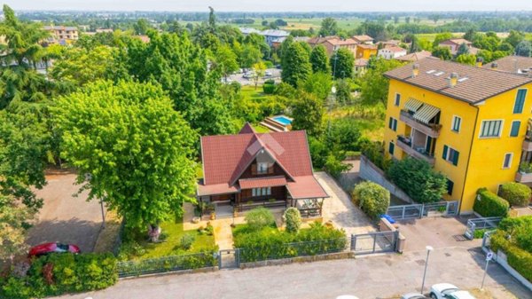 casa indipendente in vendita a Reggio nell'Emilia in zona Codemondo